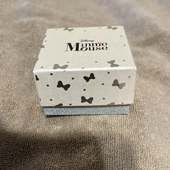 Disney Minnie Mouse silver plated CZ with red enamel bow stud earrings mint - Picture 3 of 5